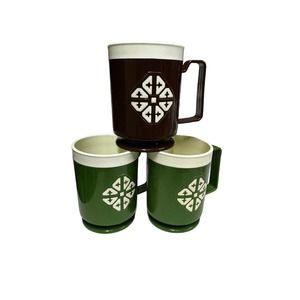 Vintage 1970's Chalet Mugs. Set‎ of 3